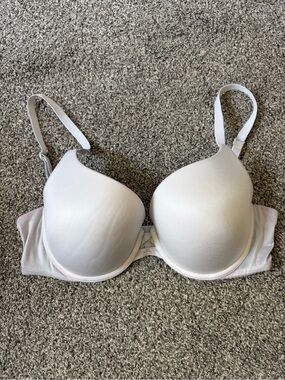Victoria's Secret White Padded Bra 36C